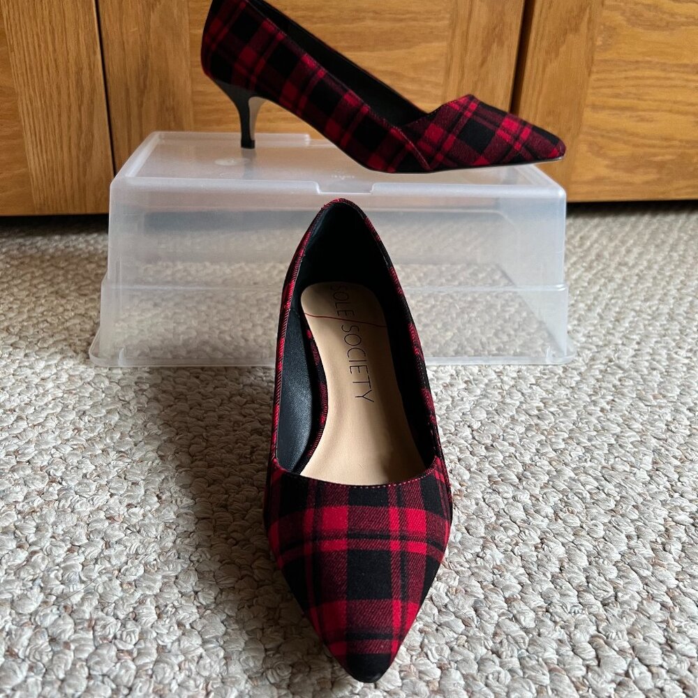 SOLE SOCIETY - Desi Buffalo Plaid Pump -- NEW, no Box